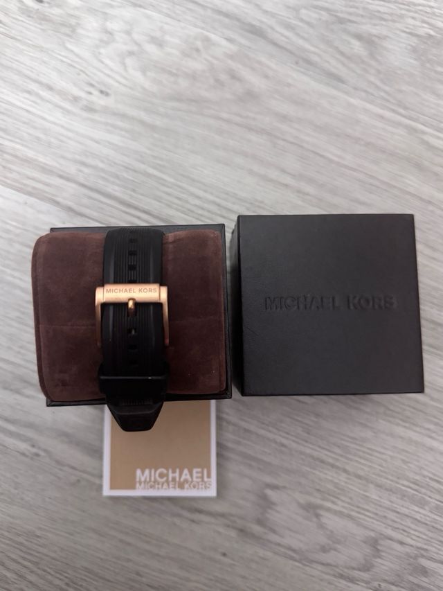 Reloj Michael Kors MK-8325 Dorado y Negro