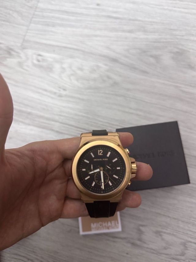 Reloj Michael Kors MK-8325 Dorado y Negro