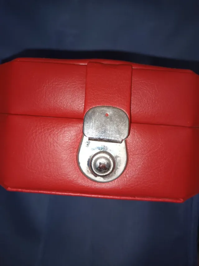Scatola portagioie vintage rossa nuova, elegante con scomparto segreto