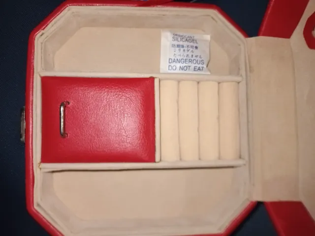 Scatola portagioie vintage rossa nuova, elegante con scomparto segreto