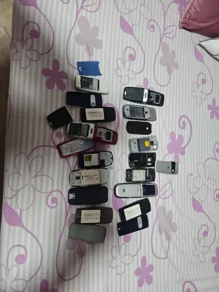 Lotto 12 Nokia di vari modelli