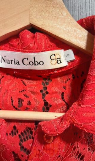 Camisa de encaje roja Nuria Cobo