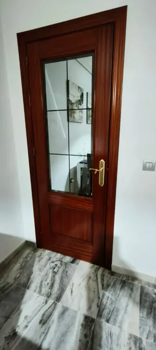 Puerta de madera interior