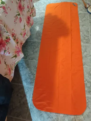 Esterilla hinchable naranja 2'20x0'70