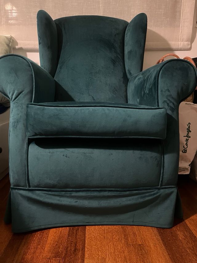 Sillón orejero terciopelo verde