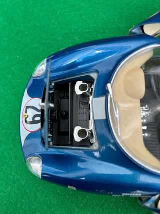 Ferrari 250 Le Mans (1965) – Burago – Escala 1:18