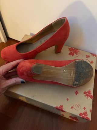Scarpe Tamaris rosse scamosciate con plateau