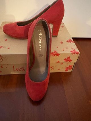 Scarpe Tamaris rosse scamosciate con plateau