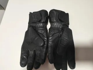 Guantes de moto en buen estado