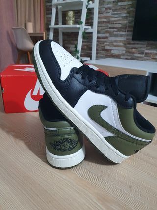 Nike Air Jordan 1 Low  -T40.5
