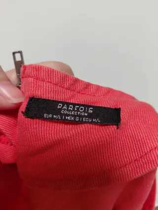 Vestido coral Parfois talla L con bolsillo