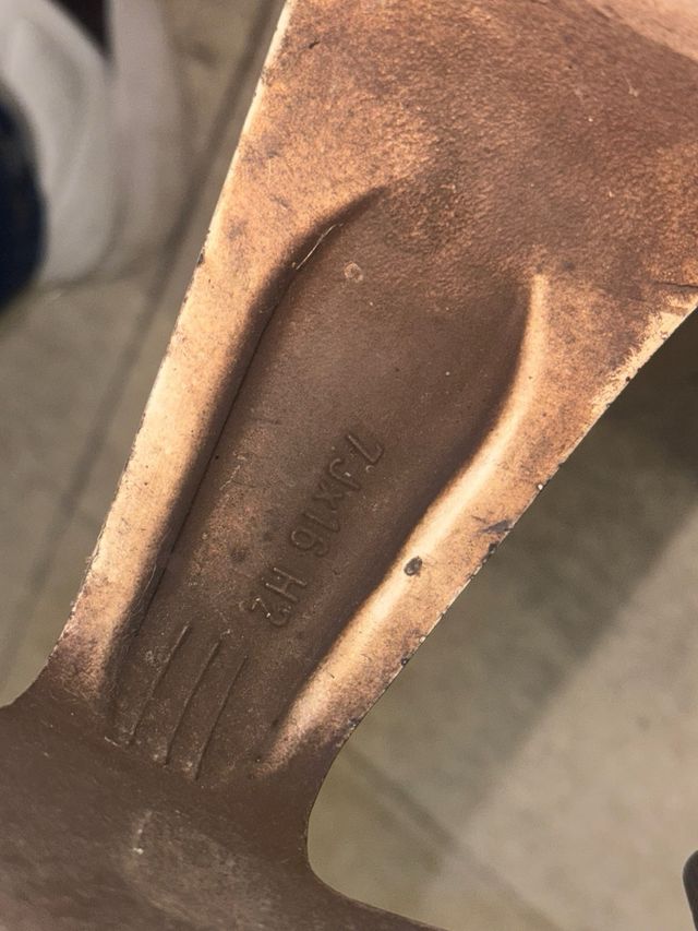 Llantas Tecnomagnesio 16 4x108 ET16 con neumáticos