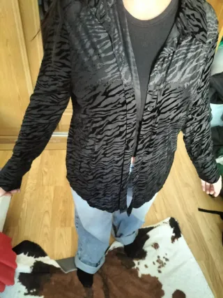 Camisa estampada cebra negra