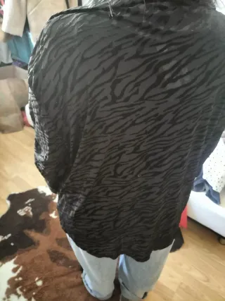 Camisa estampada cebra negra