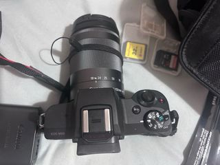 Fotocamera Canon EOS M50 con obiettivo 18-150mm