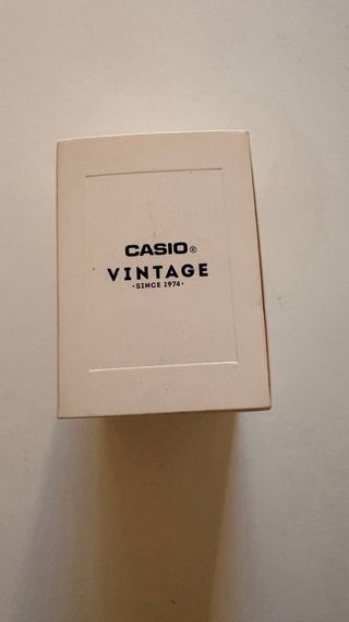 Reloj Casio AQ800E con menos de un año de uso.