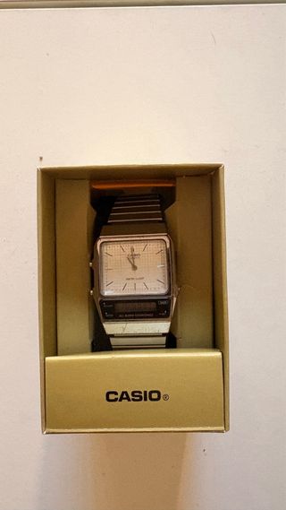 Reloj Casio AQ800E con menos de un año de uso.