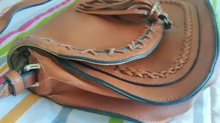 Bolso bandolera marrón con flecos