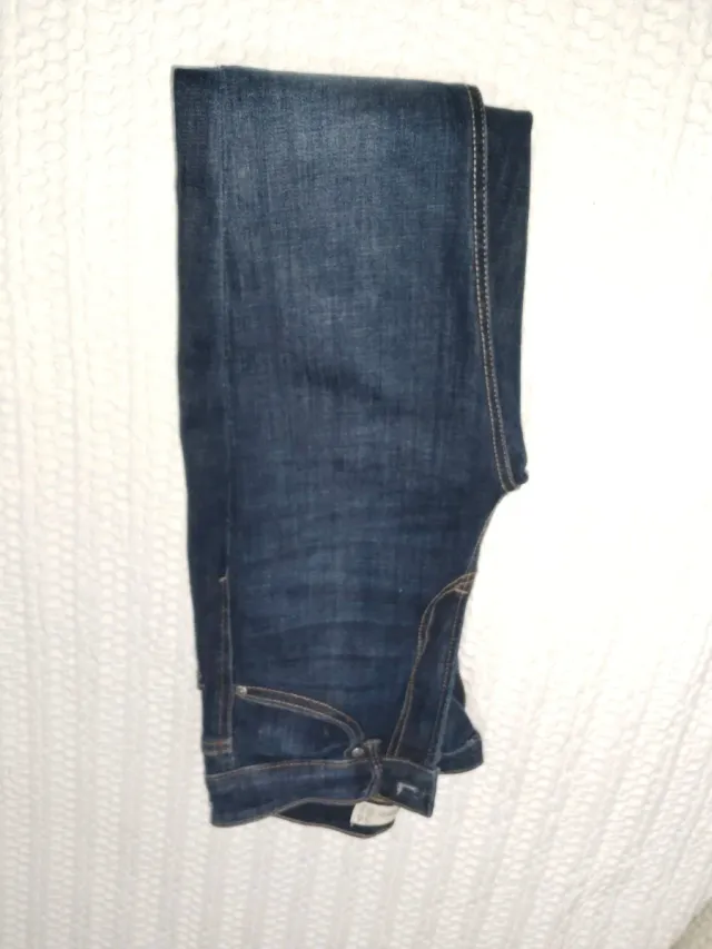 Pantalón vaquero Stradivarius Talla 34 D07