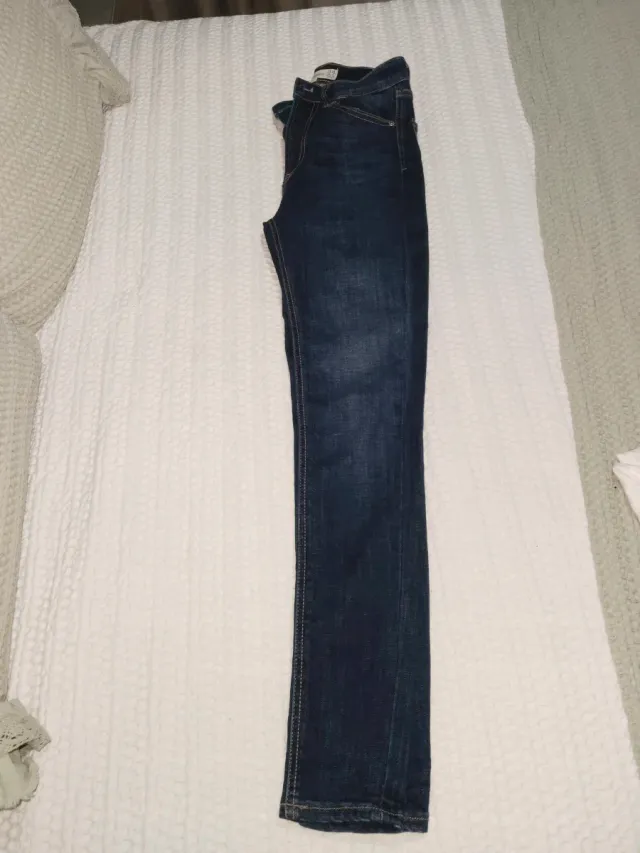 Pantalón vaquero Stradivarius Talla 34 D07