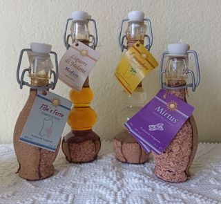 Bottiglie da collezione artigianato sardo sughero