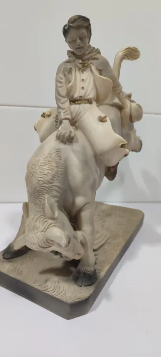 Escultura Hombre y Toro
