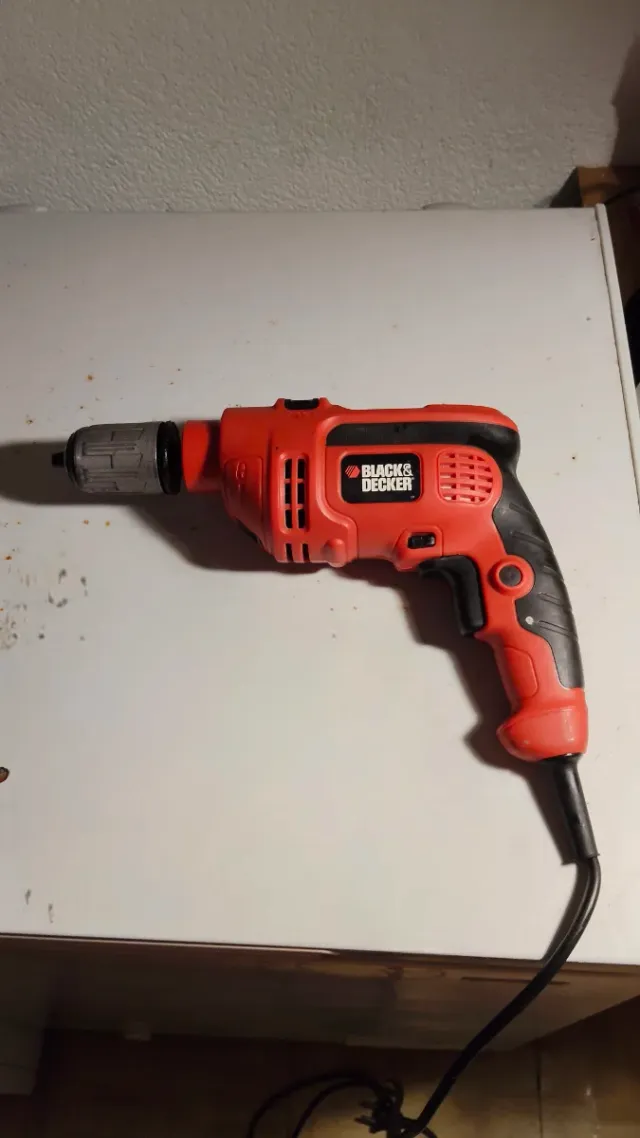 Taladro Black & Decker CD714CRES