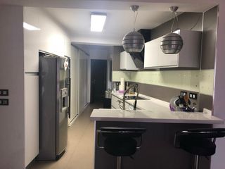 Piso luminoso y bien ubicado