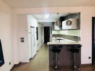 Piso luminoso y bien ubicado