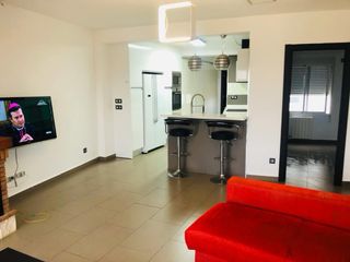 Piso luminoso y bien ubicado