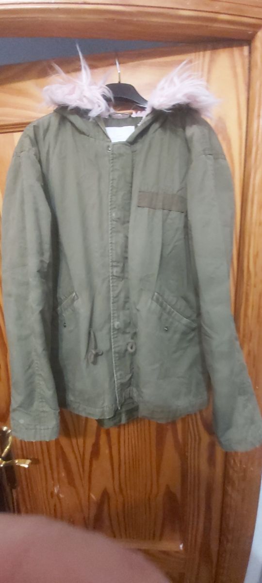 Anorak verde mujer con capucha