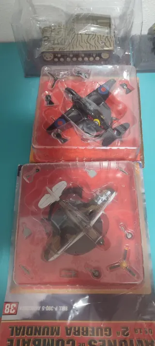 12 Aerei e Carri Armati Giocattolo