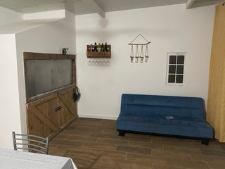 Parcela rústica con jardín y piscina