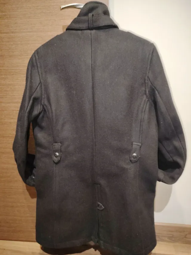 Abrigo de paño negro