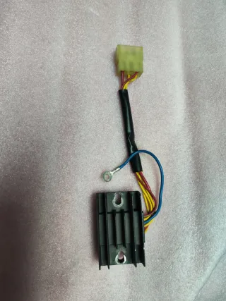 Regulador de Voltaje Aprilia RS 125.