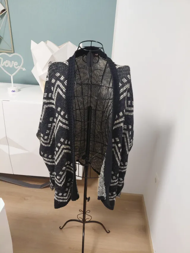 Poncho Cortefiel M Blanco y Negro