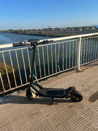 Patinete Cecotec Serie Z con factura,y cargador