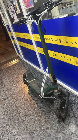 Patinete Cecotec Serie Z con factura,y cargador