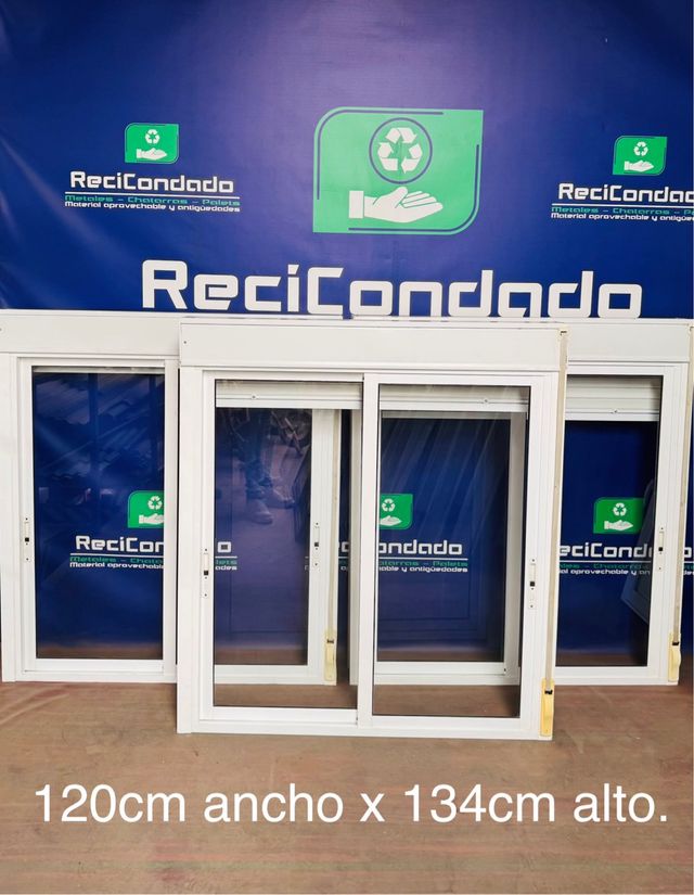 Nº 5, 6 y 7. Conjunto de 3 ventanas con persiana.