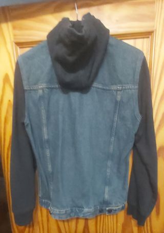 Chaqueta vaquera con capucha