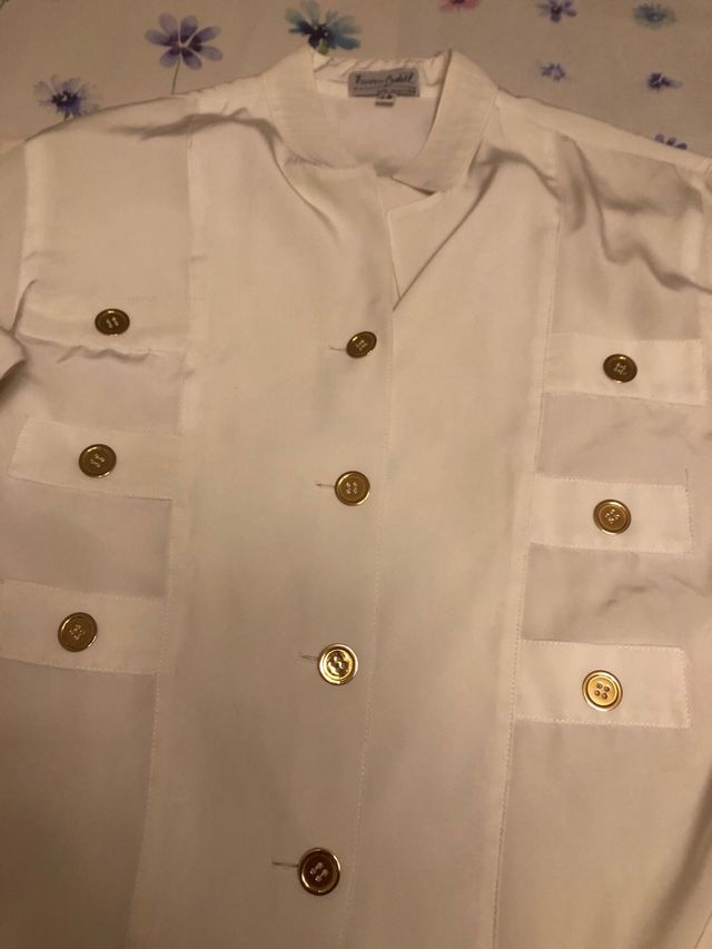 Camisa Vivian Castell blanca botones dorados