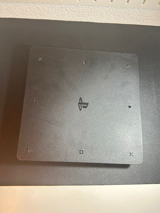 PS4 (PlayStation 4) con mando