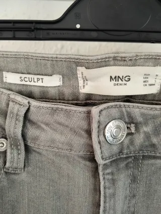 Pantalón vaquero Mango Sculpt gris Talla S/36