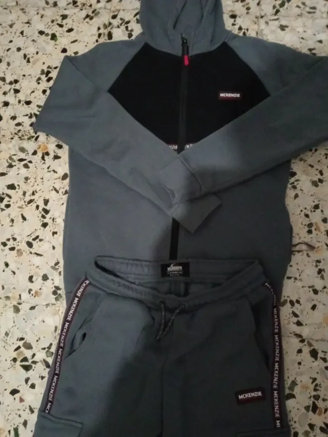 Chándal McKenzie Talla XS Gris y Negro