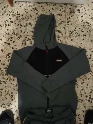 Chándal McKenzie Talla XS Gris y Negro