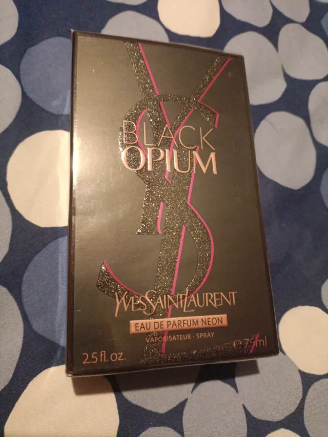 Yves Saint Laurent Black Opium Eau de Parfum Neon