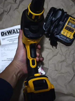 Taladro Dewalt DCF620