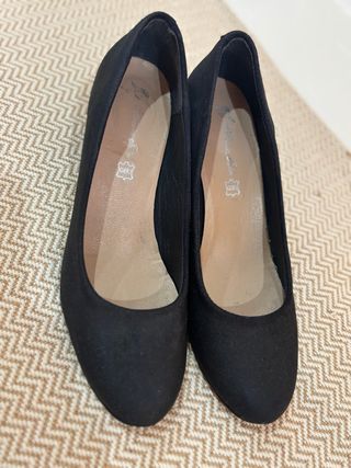 Zapatos de tacón azul marino