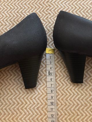 Zapatos de tacón azul marino