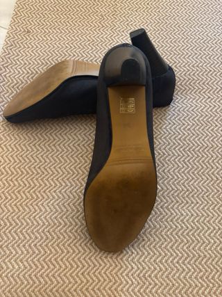 Zapatos de tacón azul marino
